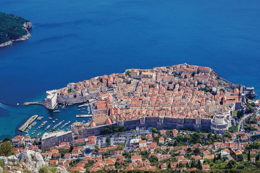 Three Bedroom Apartment with Pool - foto 33