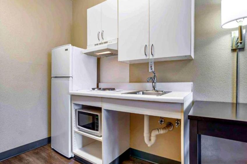 1 Queen Bed | Non-Smoking, Kitchen - foto 7