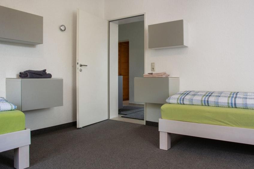 in Stadtrandlage mit guter Anbindung, sowie groß - foto 4