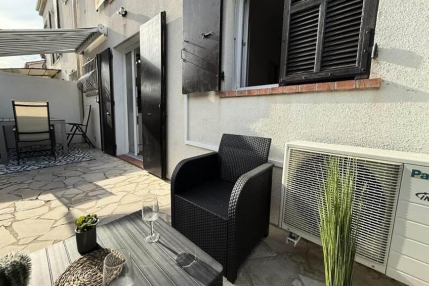 06cp - Beau T2 Super équipé Avec Terrasse - foto 4