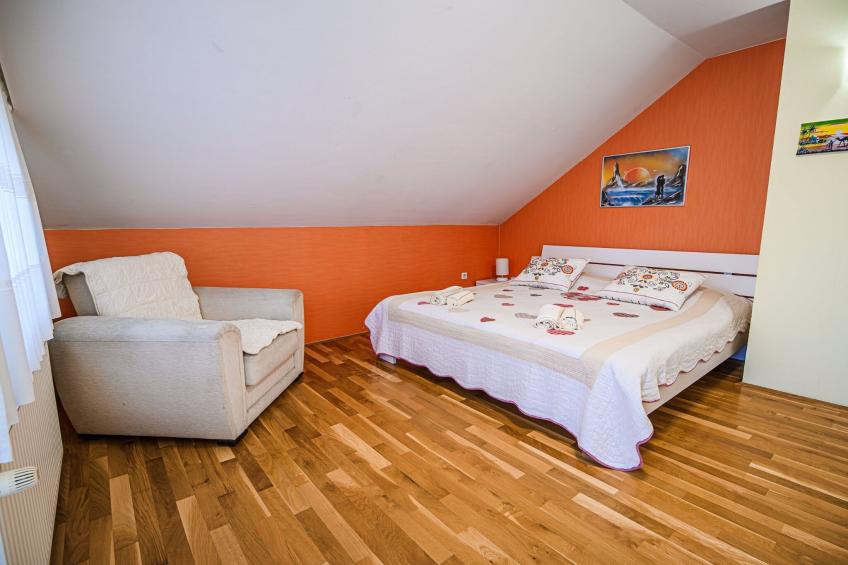 Stunning Rural Holiday Home with Garden and BBQ -  Four Bedroom Holiday Home - foto 19