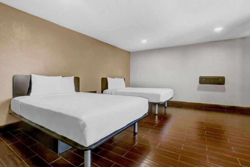 MS6_3 Queen Beds_US_REMO072