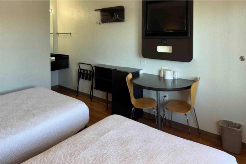 2 Full Beds  Micfridge - foto 13