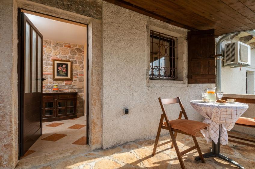 Studio apartment Larca