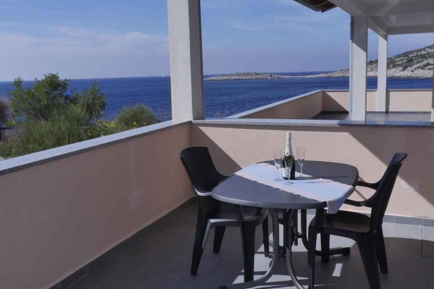 Holiday apartment with sea view - BF-J667
