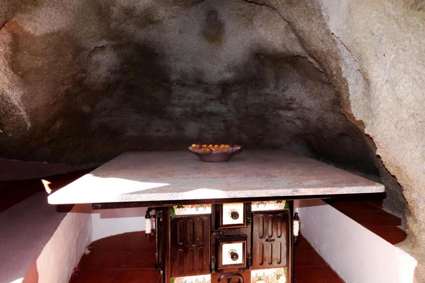 Schlafen in einer vulkanischen Höhle - foto 32