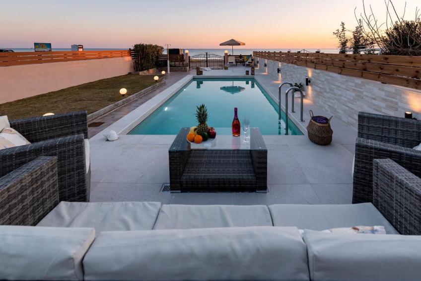 Villa Fay mit privatem Parkplatz in Lardos