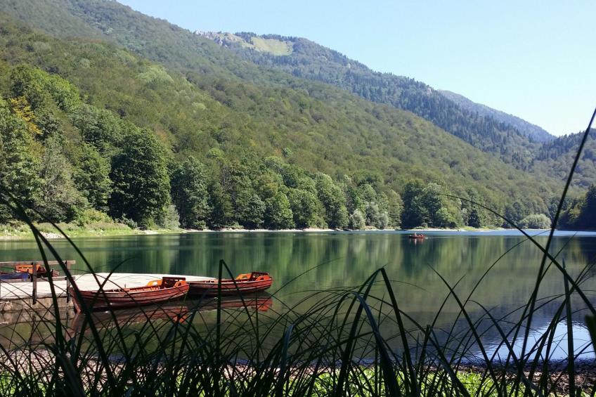 Die Ski-Suite hat ein Schlafzimmer und ein kleines Wohnzimmer ohne Küche. - foto 8
