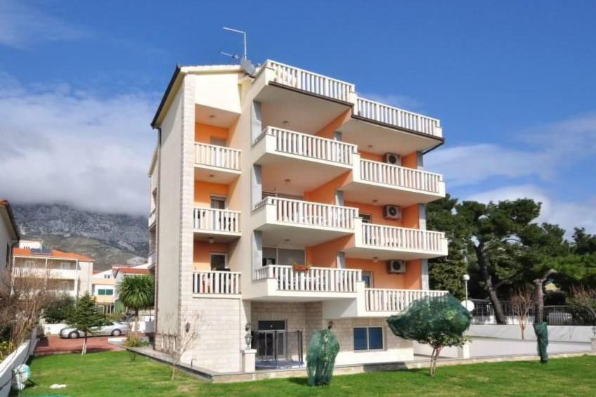 "Red" mit Blick auf das Wasser