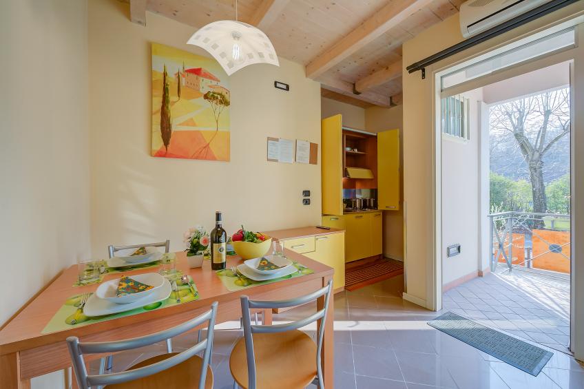 Yellow Apartment Desenzano With Smart TV - foto 12