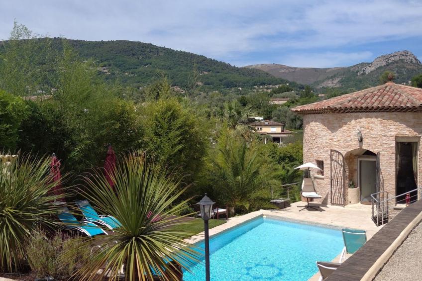 "Villa Sculpture" mit Terrasse