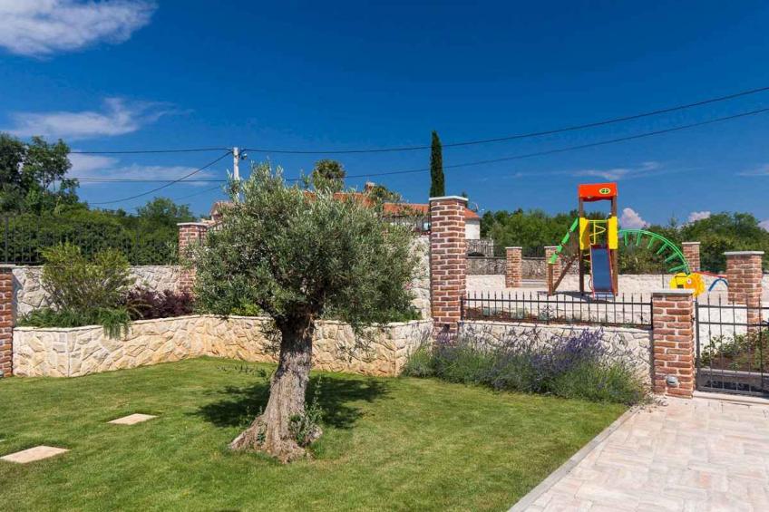 Holiday house with a rustic touch and pool on Krk - BF-YRZYR - foto 8