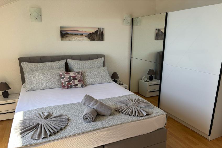 Indy's Beach Apartments -Two Bedroom Apartment with Balcony and Sea View - foto 26