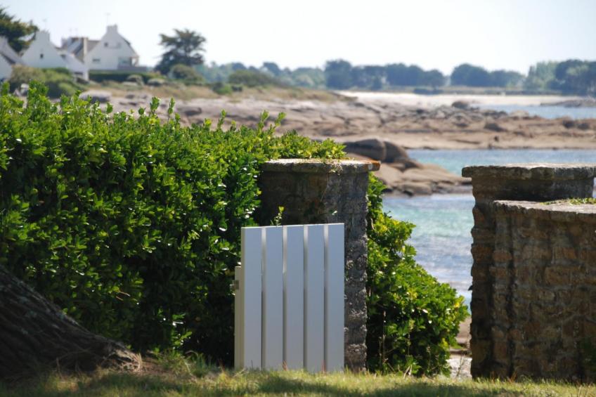 Villa mit großem Grundstück direkt am Mer