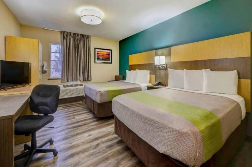 2 Queen Beds  Non-Smoking Kitchen - foto 23