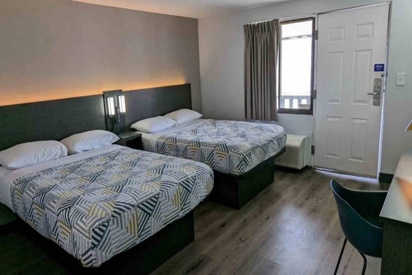 2 Full Beds