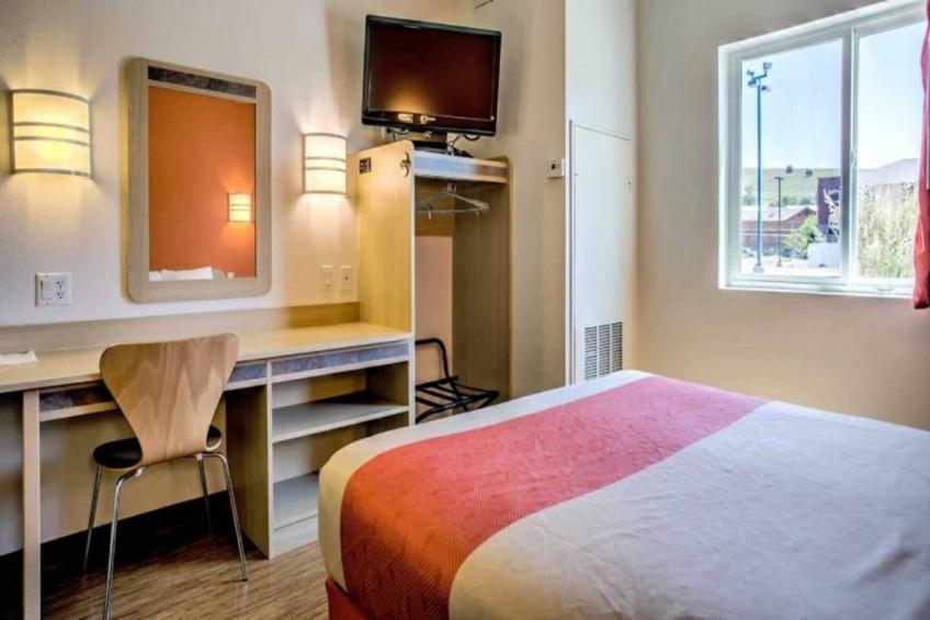 1 Queen Bed  Mobil Acces Tub Nsmk Minifridg - foto 6
