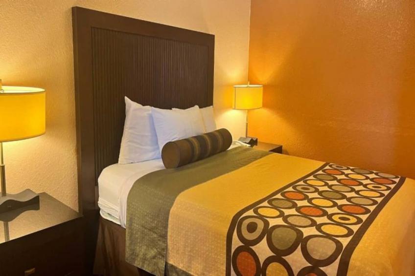 1 King Bed  Non-Smoking Micfridge