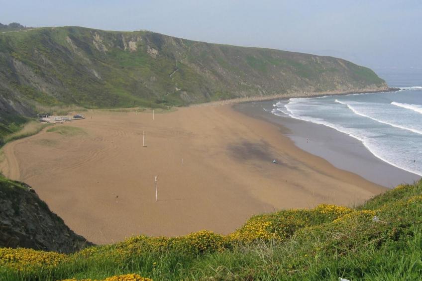 9 Zimmer. 24 pro. Strand. In der Nähe von Bilbao - foto 2