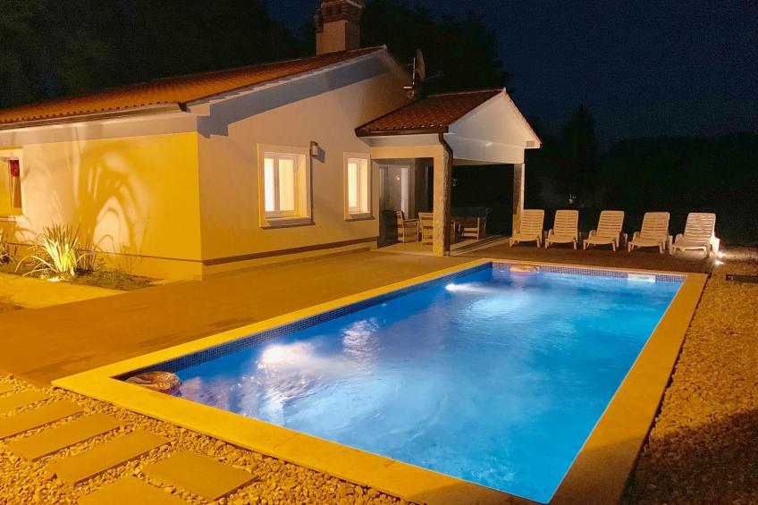 Charmante Villa mit gepflegtem Garten und beheiztem Pool - foto 29