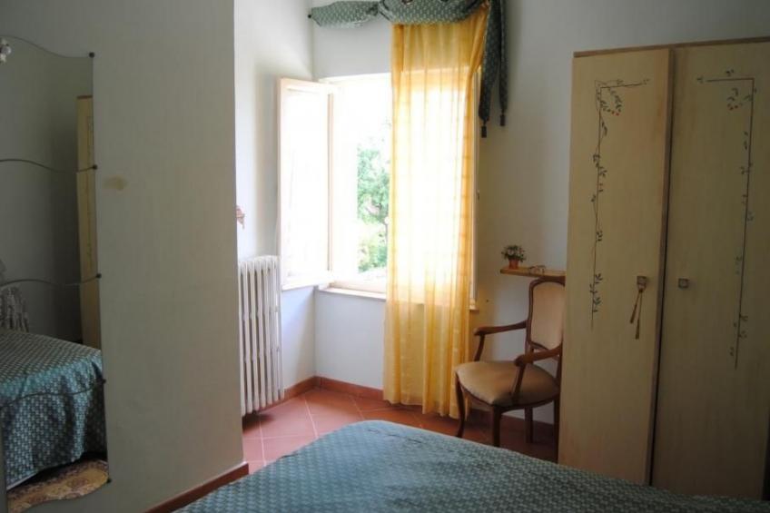 Altes Landhaus mit Schwimmbad und viel Grün - foto 15