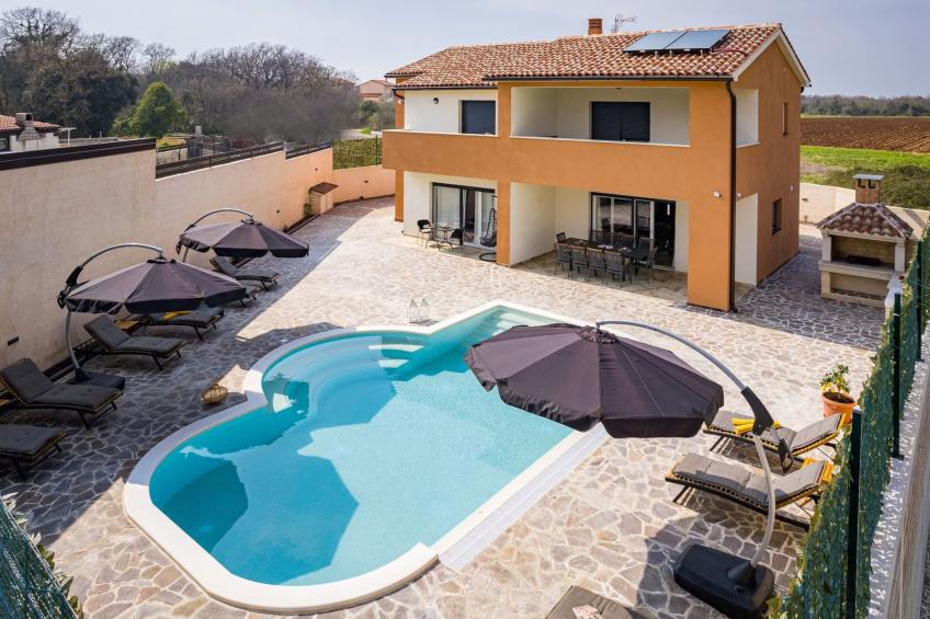 Villa Nur Amela with Pool, Jacuzzi, Darts - foto 10