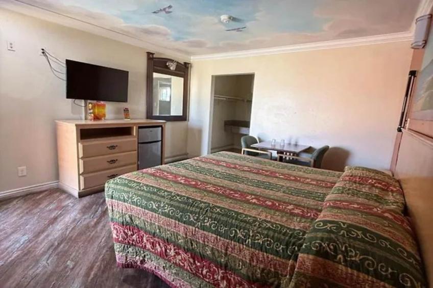 King Bed Non-Smoking - foto 12