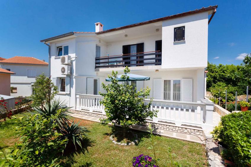 Holiday apartment with two bathrooms and terrace - BF-3TMN
