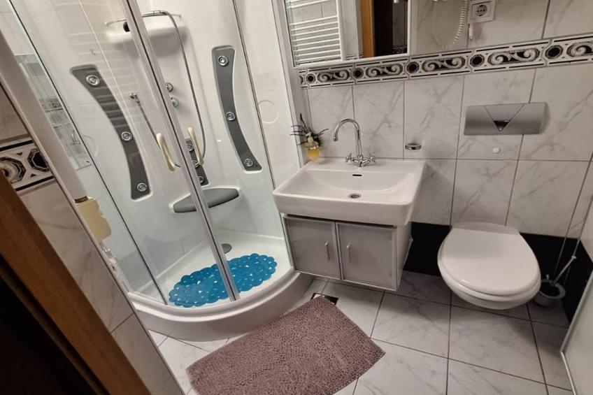 Peaceful Island Haven with Pool, BBQ & Games Area - Four Bedroom Holiday Home - foto 11