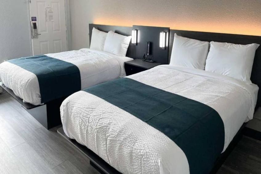 2 Full Beds  Smoking Micfridge - foto 16