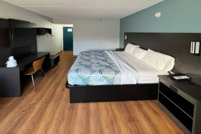 1 King Bed  Non-Smoking - foto 4