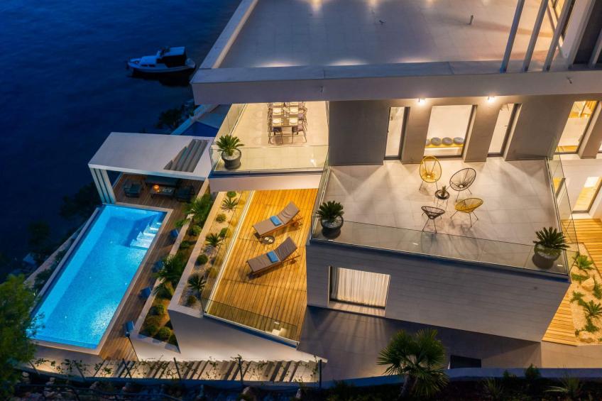 Haus in Vinišće mit Außenterrasse - foto 2