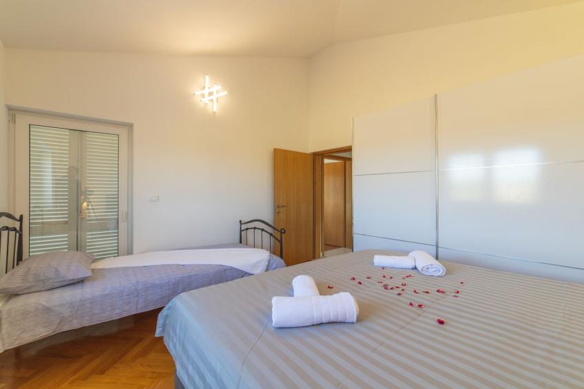 Idyllic Getaway Lovrec Villa with Pool - Five Bedroom Villa with Pool - foto 7