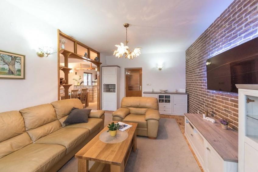 Relaxing Holiday Home with Pool, Fitness Area, and Entertainment Facilities - Six Bedroom Holiday Home - foto 6