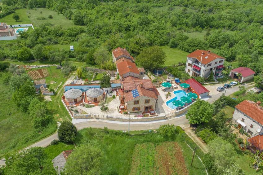 Vakantiewoning met zwembad en terras - BF-H7F48 - foto 32