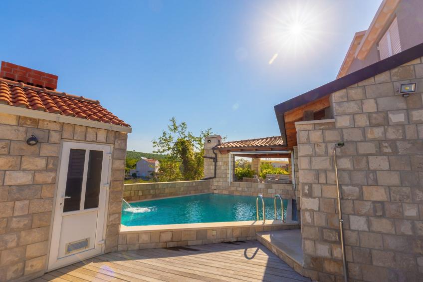 Holiday Home Trojković- Four Bedroom Holiday Home with Terrace and Swimming Pool - foto 18