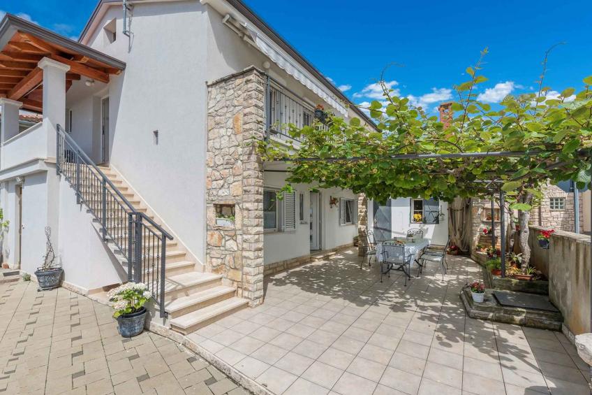 Vakantiewoning met terras - BF-FBJ55 - foto 3