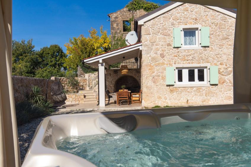 "Misto" mit Whirlpool