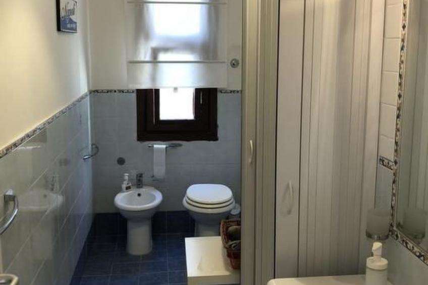 Geräumige und helle Wohnung in Mehrfamilienhaus mit Aufzug - foto 17