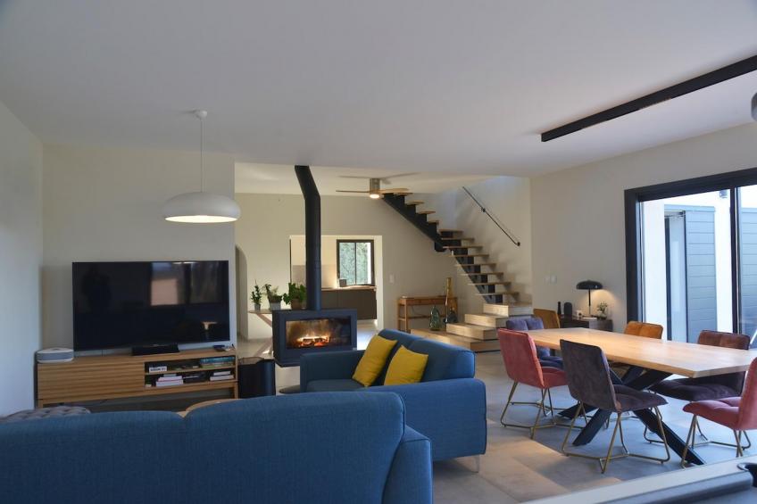 Belle maison avec piscine à débordement chauffée - foto 3