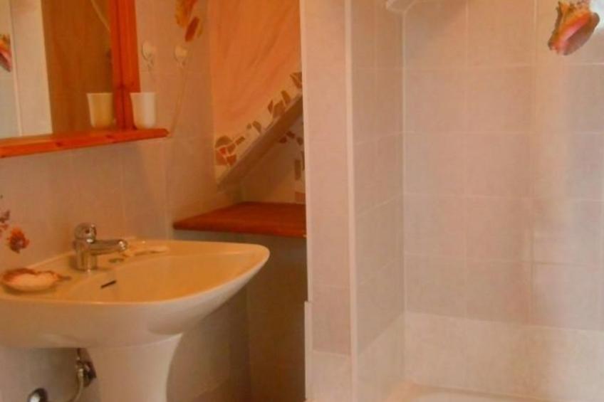 Schönes Ferienhaus mit Garten und Whirlpool - foto 13