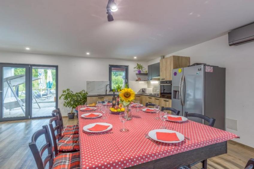 Four Bedroom Holiday House Mali Raj with Pool - foto 5