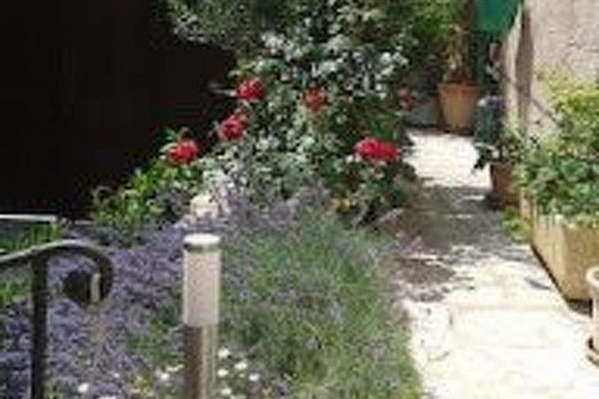 SCHÖNES STUDIO MIT GARTEN FÜR 2 IM DORF - foto 5