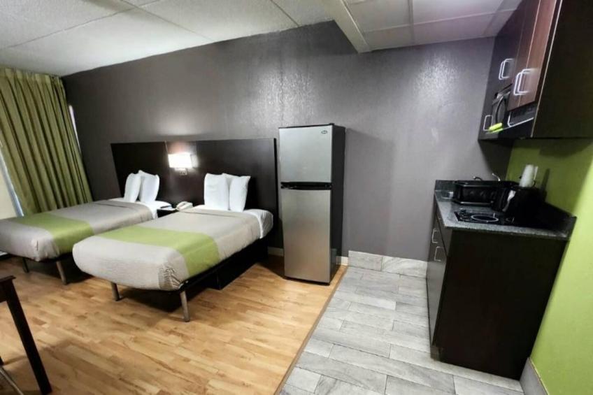 2 Full Beds  Non-Smoking Kitchen - foto 16