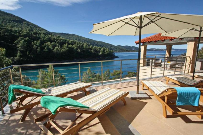 Beachfront Luxury Villa with Private Pool and Stunning Sea Views - foto 44