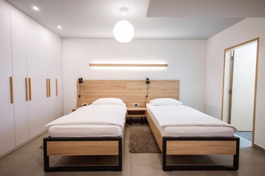 Stylish Apartments with Osijek Near Top Attractions - Standard Studio Apartment  - Maks 3 - foto 39