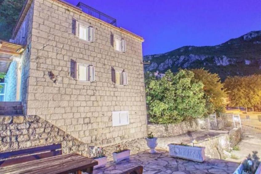 Ferienvilla mit Blick auf das Wasser