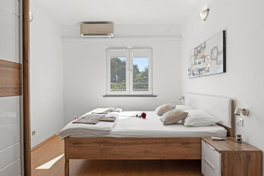 Kristijan & Jelena - Pool, Jacuzzi, Playground - foto 12