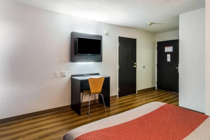 1 Queen Bed  Non-Smoking - foto 10