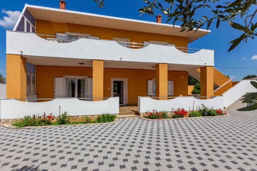 Peaceful Murvica Villa Pool, Garden, and Modern Comfort - Two Bedroom Holiday Home with Private Pool - foto 24